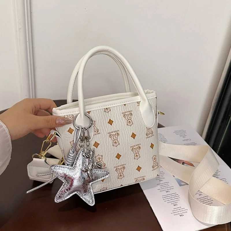 Stylish Shoulder Bag For Women Leather Material With Adjustable Strap Famous Designer Classic And PracticalW251119