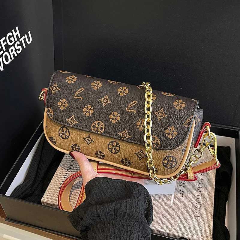 New Womens Luxury Printed Chain Bag High-End Fashion Design Light Luxury Exquisite Underarm Bag for Commute OutingsW251119