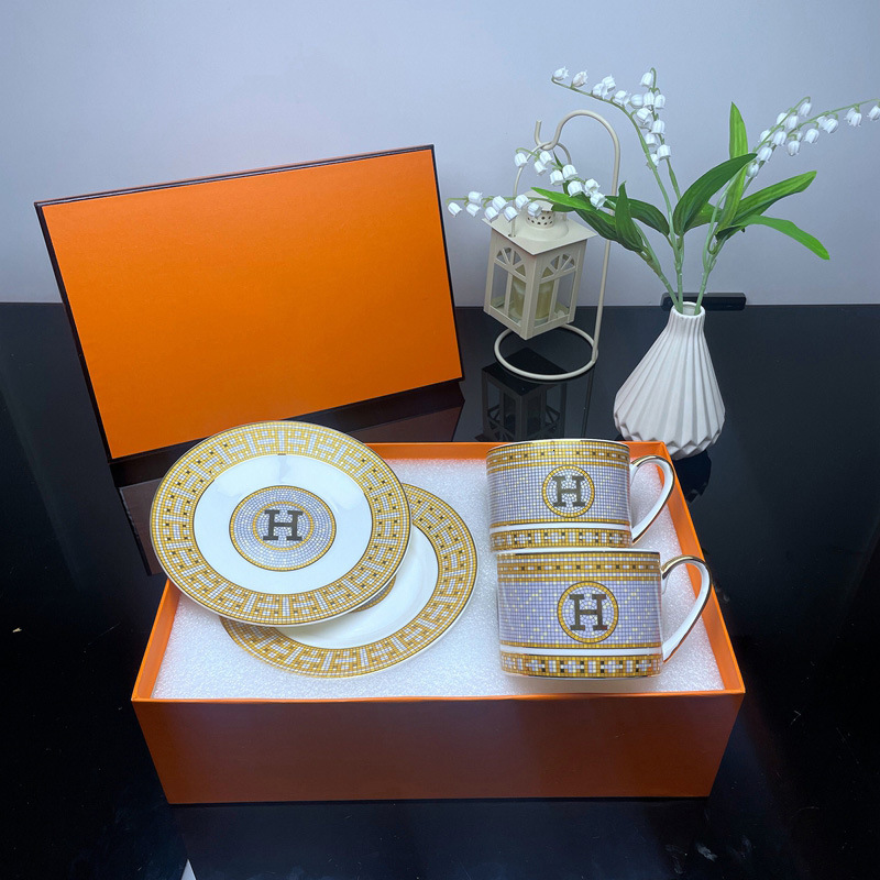 European Bone China Internet Famous Coffee Cup And Plate Exquisite Set, Light Luxury Afternoon Creative Home Tea Set With Gifts