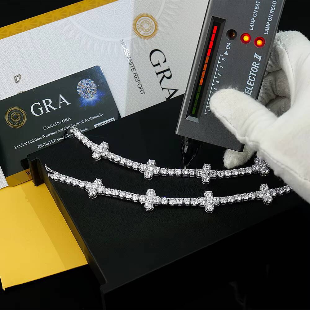 Manufacturers Wholesale Custom Jewelry 925 Sterling Silver Flower Mossanite Moissanite Diamond Hand Chain Charm Tennis Bracelet