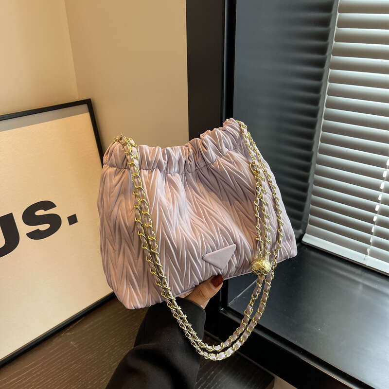 2025 new niche design women's diamond grid chain shoulder bag, high-end and stylish pleated versatile bucket bag