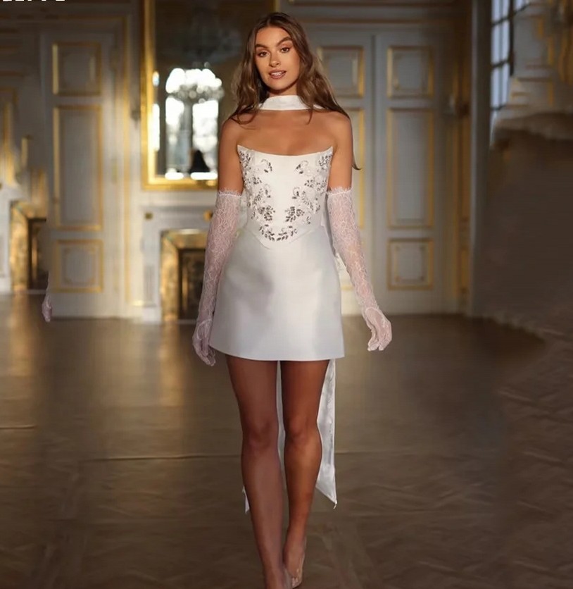 2025 lvory Satin Sequined Appliques Mini Wedding Dresses Drapted Train Short Bridal Party Gowns Women Elegant Bride Dress Customized Vestido De Novias