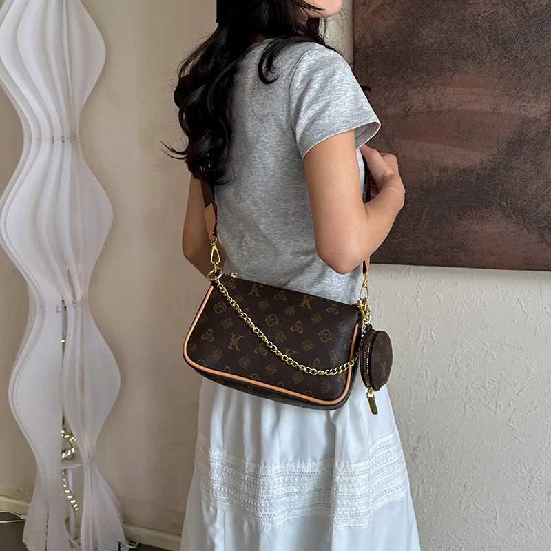 New Retro Chain Underarm Bag Womens Niche High-value Shoulder Bag Simple and Foreign Versatile CommuteW251119