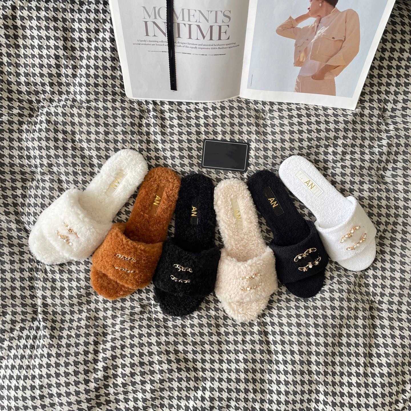 Flat-soled fuzzy slippers, small Xiangjia brand, new style for autumn and winter, thick-soled, one-piece cotton slippers J251119