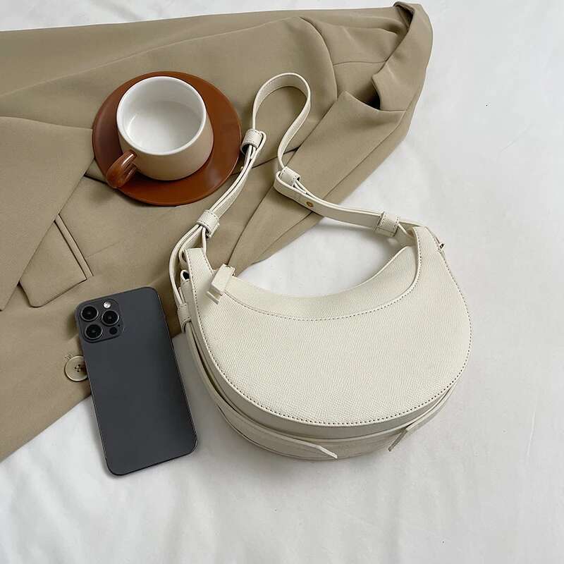 French Niche Elegant Women's Trendy Designer Crescent Bag Ladies Single Shoulder Handbag Messenger Bags for Women Designer Half Moon Smooth Shoul