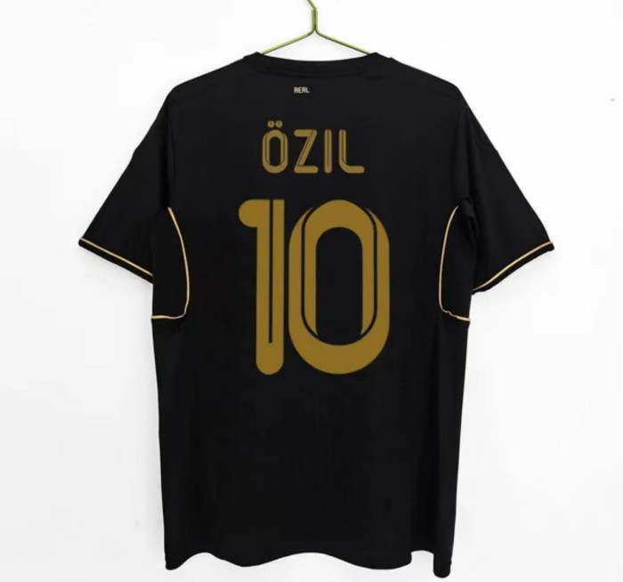 Real 15 RAUL Retro Soccer Jerseys 17 18 19 20 Ronaldo ZIDANE BALE 84 85 87 88 94 96 97 98 99 00 11 12 13 14 KAKA SEEDORF SERGIO RAMOS FIGO ALONSO CARL