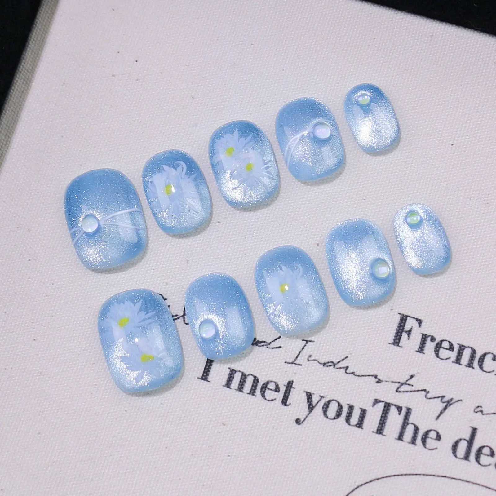 10pcs Handmade Press-On Nails-Blue Cat Eye Effect Glossy Flower Starry Night Bubbles Design Short Oval Fake Nails for WomenT251118T251119