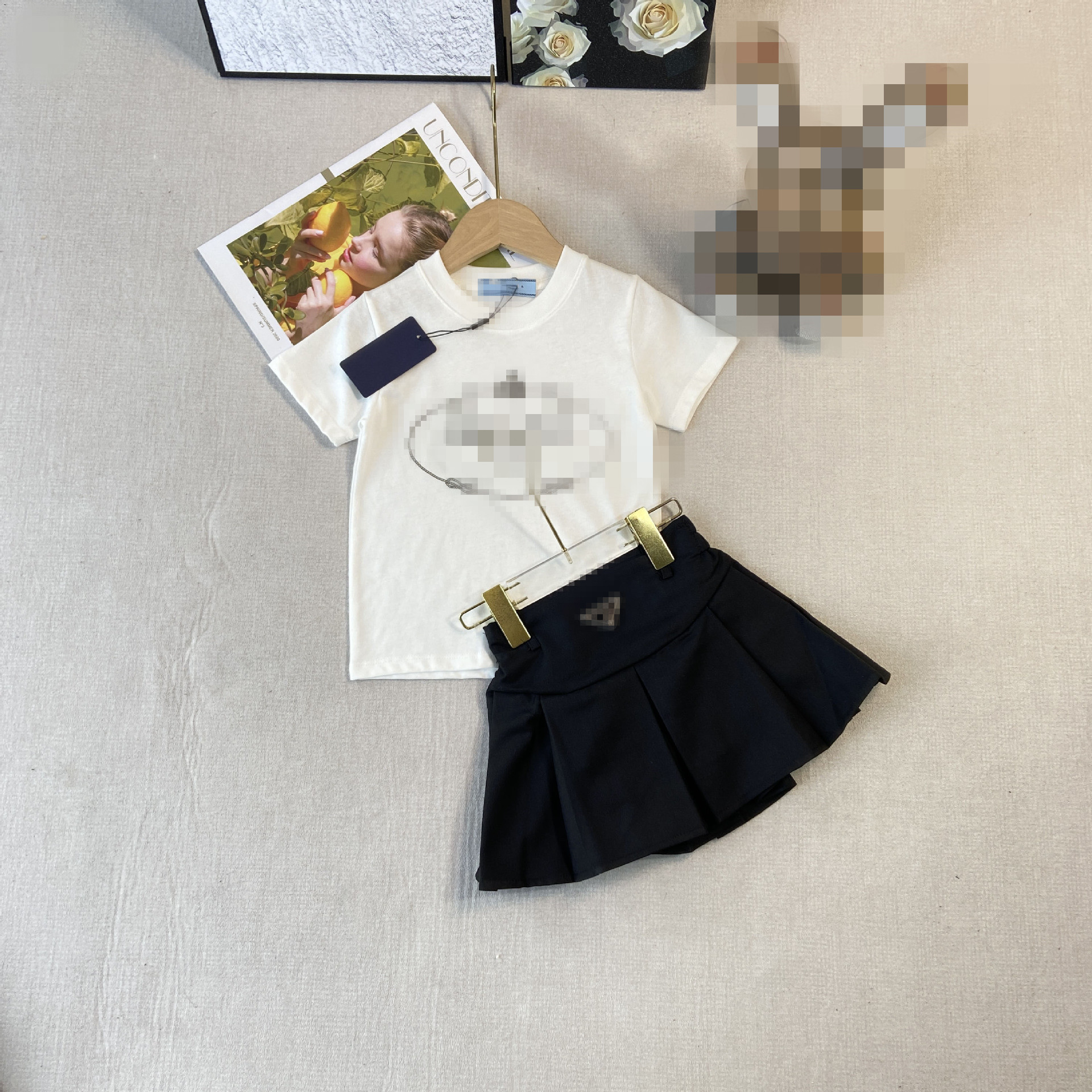 New hot selling designer short-sleeved T-shirt for boys and girls, 7-point overalls, pleated skirt, sizes 90-150cm