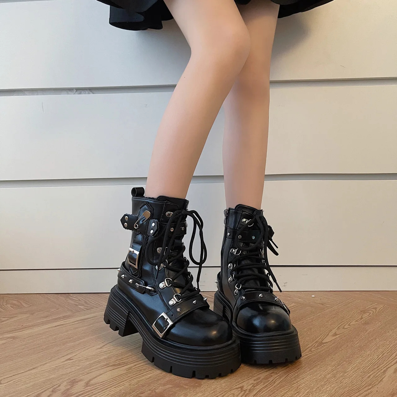 Womens Rivet Chain Short Boots Gothic Shoes Street Fashion Lady Rock Boots Metal Decor Punk Style Women Shoes 250418