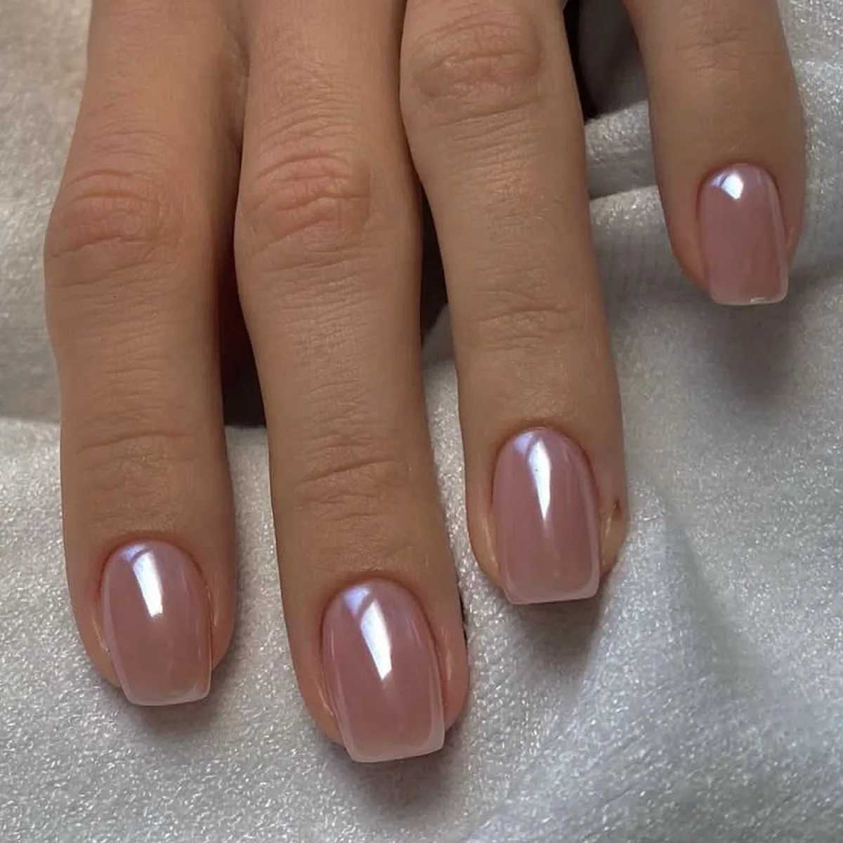 24Pcs Simple Fake Nail with Broken Diamond Short Square Press on False Nails Gradient White Wearable Ballet Full Cover Nail TipT251118T251119
