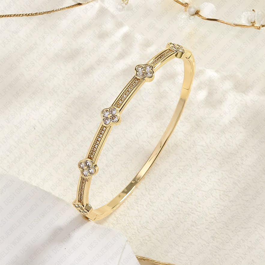 Designer Bracelet Bracelet for Women Bracelets Flower Bangle Full Pave Bangles Luxury Jewlery Designer for Women Elegant Timeless Sparkling Gift Premi