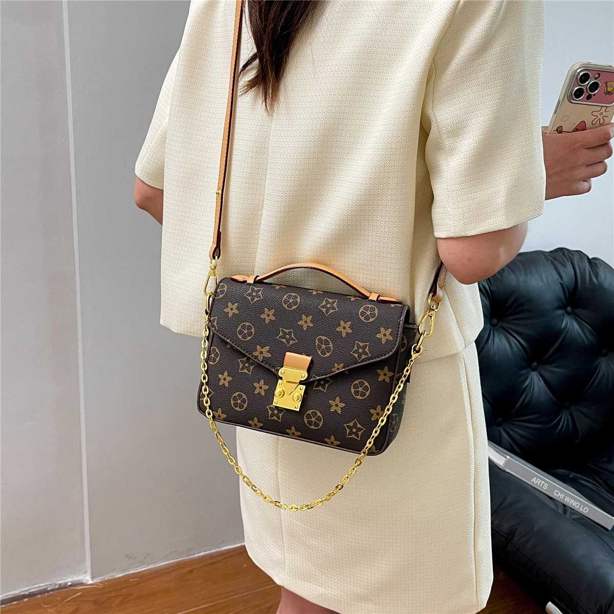 Chic Fashionable Minimalist Vintage Shopper Bag For Women Leather Unique Crossbody Solid Color Large Capacity Trendy DesignW251119