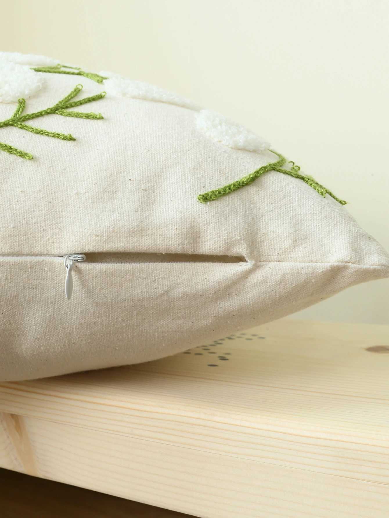 1pc Floral Pattern Elegant Embroidery Cushion Cover Without Core For Home Living Room Sofa Car DecorationM251119