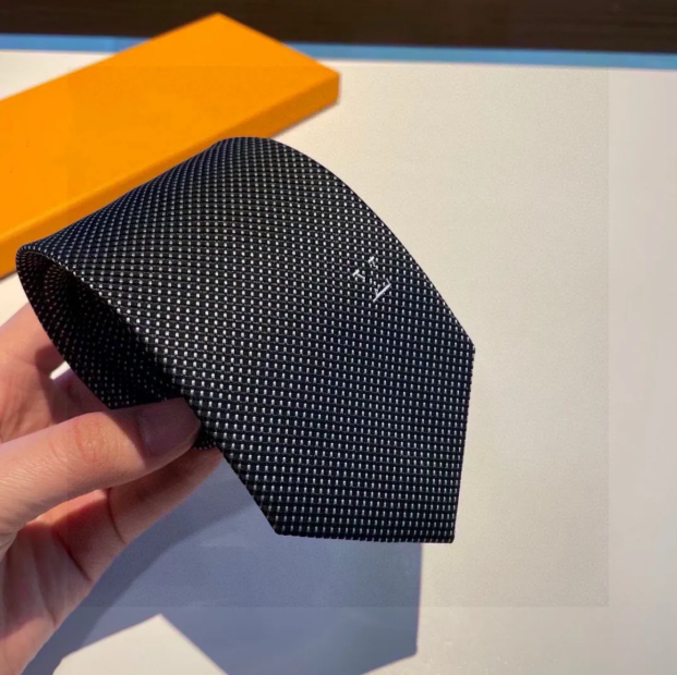 2026 Mens Fashion Tie Classic Checkered Casual Young Men Ladies Designer s High Quality Handmade Silk s Gifts