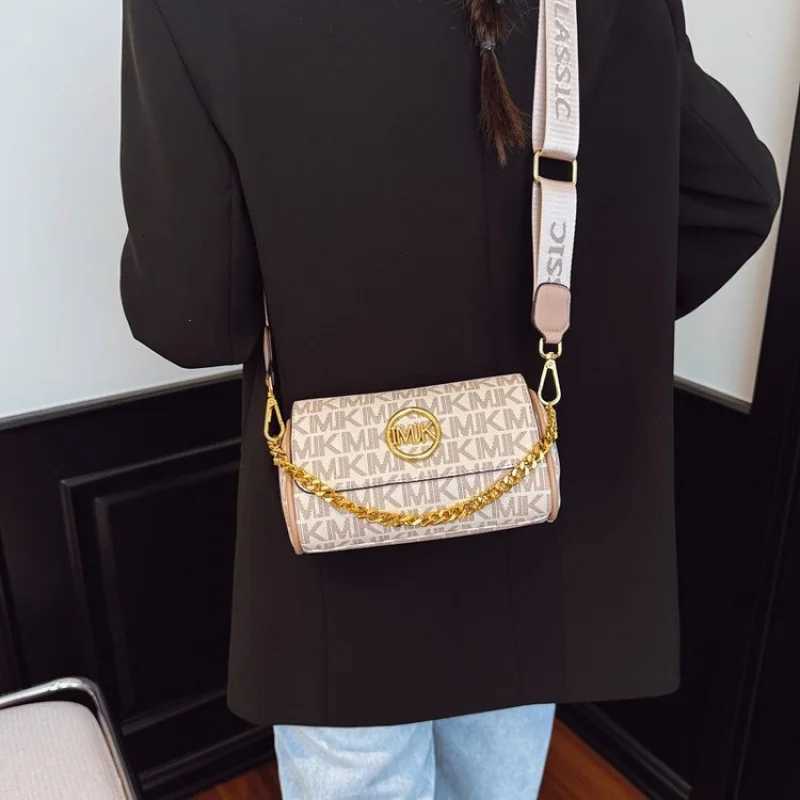 Luxury Womens Crossbody-Bag Crafted From Fine Leather Featuring Popular Classic Elegant And Vintage StyleW251119