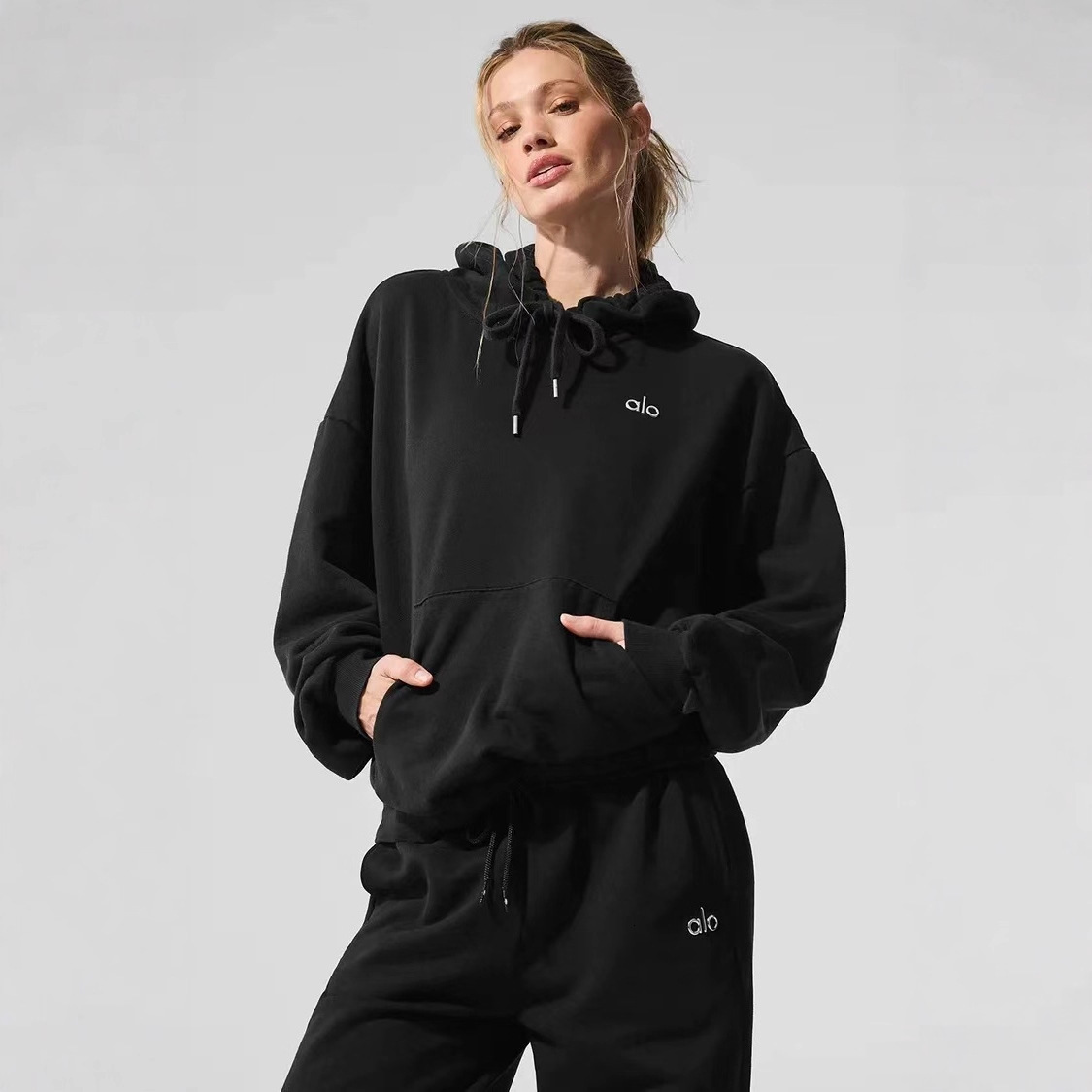 Designer Alonessity Sweatshirt Loose Fit Hooded Sweatshirt Solid Color High-end Fleece Drawstring Front Pocket Sweatshirt Unisex Sports