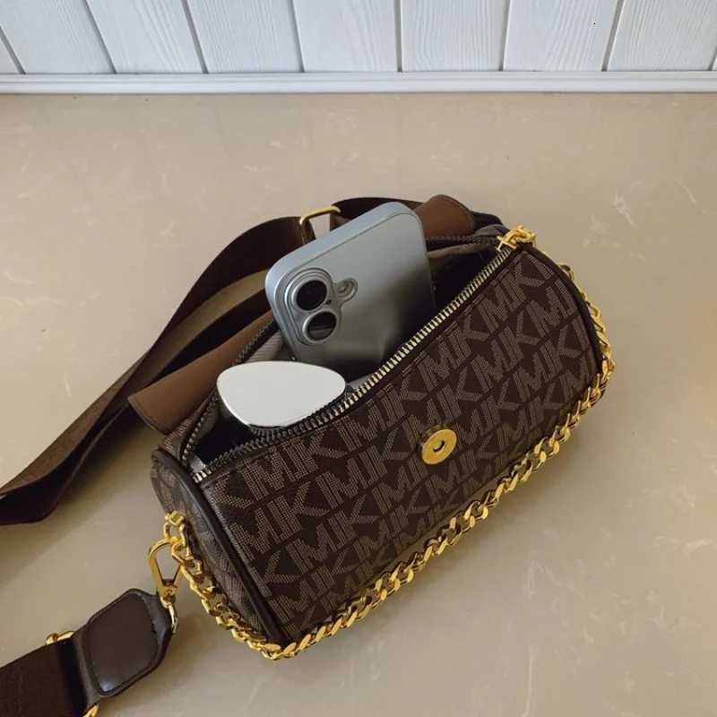 Luxury Womens Crossbody-Bag Crafted From Fine Leather Featuring Popular Classic Elegant And Vintage StyleW251119