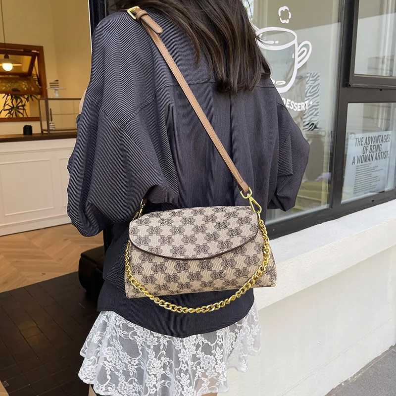 2025 New Crossbody Bag for Women Vintage Floral Pattern Backpack Multi-way Textured Shoulder Purse for Dating CommuteW251119