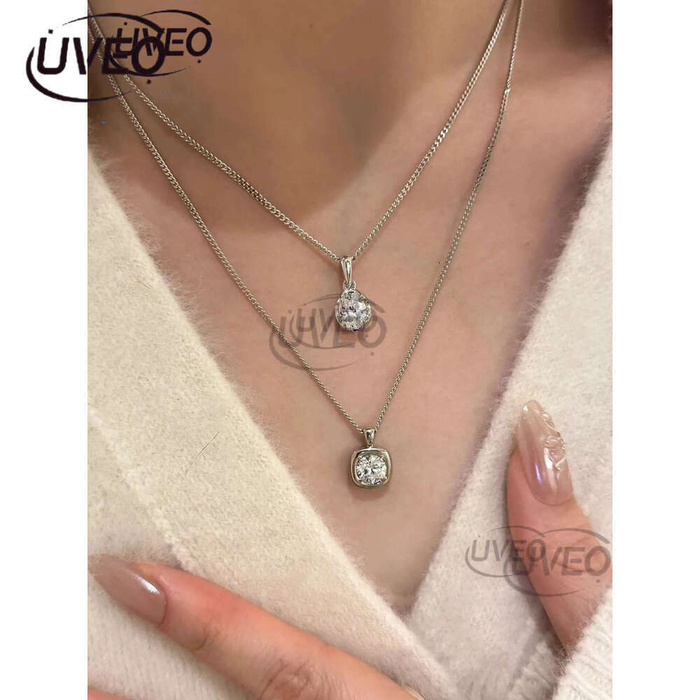 2024 Classical Top Sell Jewelry Heart Pendant Solitaire 100% Sterg Sier White Moissanite Dia Gemstones Party Women Clavicle Necklace Gift