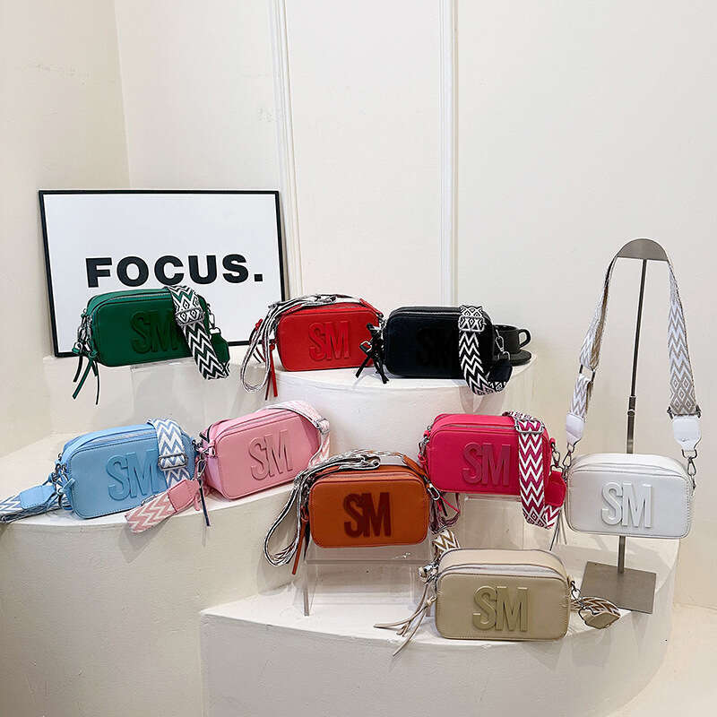 2025 New Fashionable Trendy Women's Bag, Casual and Versatile, Square with Small Letters, Wide Strap, Popular Single Shoulder Bag