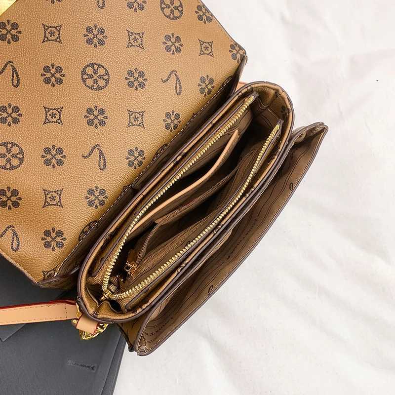 Elegant Womens Messenger Bag in Leather Crossbody Shoulder Bag for Fashionable Ladies Luxury Brand HandbagsW251119