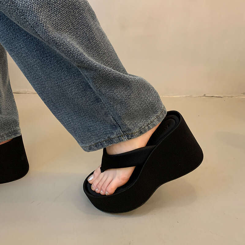2025 Summer Hot Girl 10cm Platform Thick Sole Wedge Toe Clip-On Flip-Flops Women's Sandals Slippers Elegant Outdoor Wear