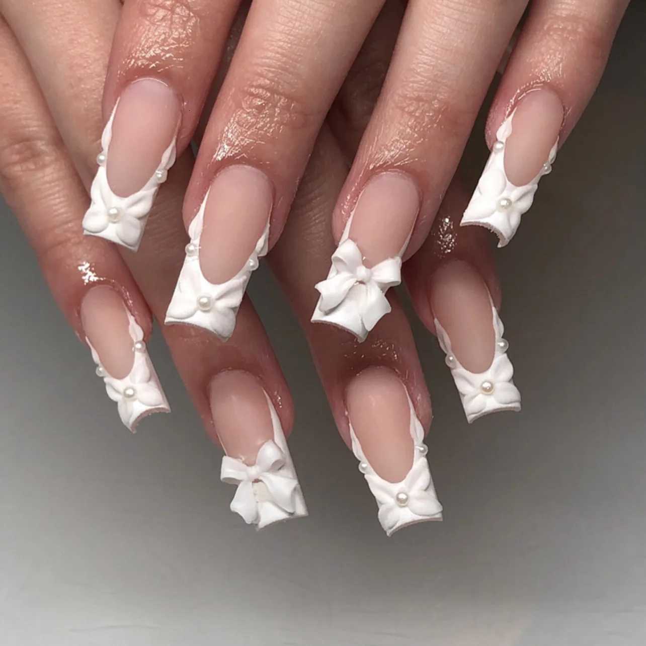 24Pcs Mid-length Square Head French False Nails with 3D Bow Rhinestone Design Full Cover Fake Nails Reusable Press on Nails TipsT251118T251119