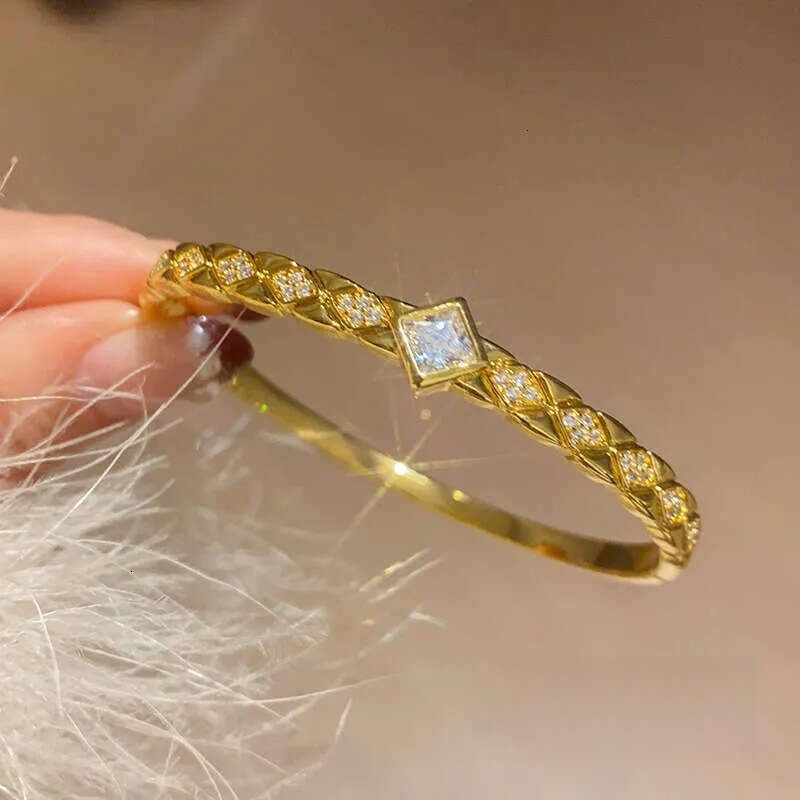 2025 NEW Luxury Designer Real Gold Plated 5A Grade Zircon Rhombus Bracelet Niche Hand Ring Light High-end Sense Temperament Jewelry for Women - view 6