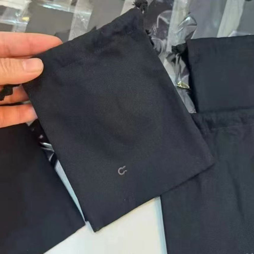 Designer Black Drawstring Dustbag Luxury Jewelry Organizer Dust Bag Cover Lipstick Cosmetic Makeup Bag Gift Packaging Storage Bag