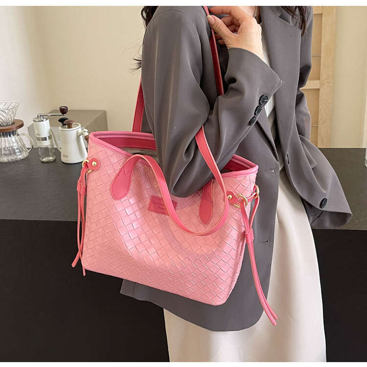 Women's handbag tote flattened woven soft cotton high-end feeling niche trend shoulder large capacity travel women's bag