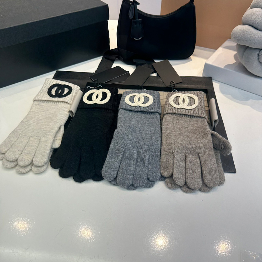 Designer Fashion Gloves Warm Luxury Winter Brand Man Woman Knitted Glove 5 Fingers Cold Proof Warmer Touch Screen Mittens