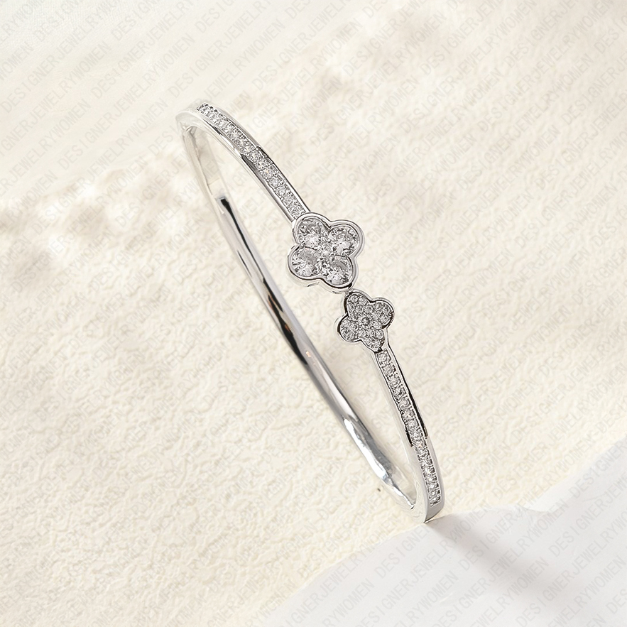 Designer Bracelet Bracelet for Women Stainless Steel 18K Gold Plated Bangle Diamond Letter Bangles Luxury Jewlery Designer for Women Elegant Timeless 