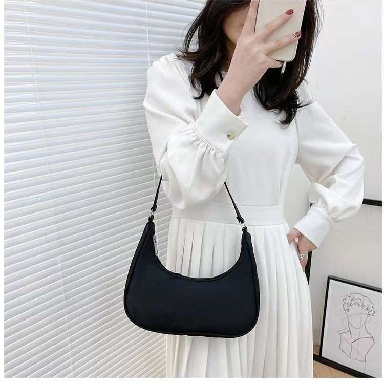 New small women's versatile handbag, shoulder Korean version, simple nylon fabric dumpling bag, armpit bag