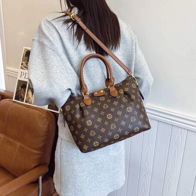 Trendy Elegant Classic Crossbody Bag Minimalist Leather For Womens Casual And Business CommuteW251119