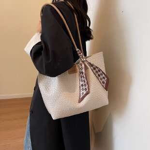 2025 new leather imitation woven material large capacity mother and child bag, women's diamond grid casual versatile single shoulder tote bag