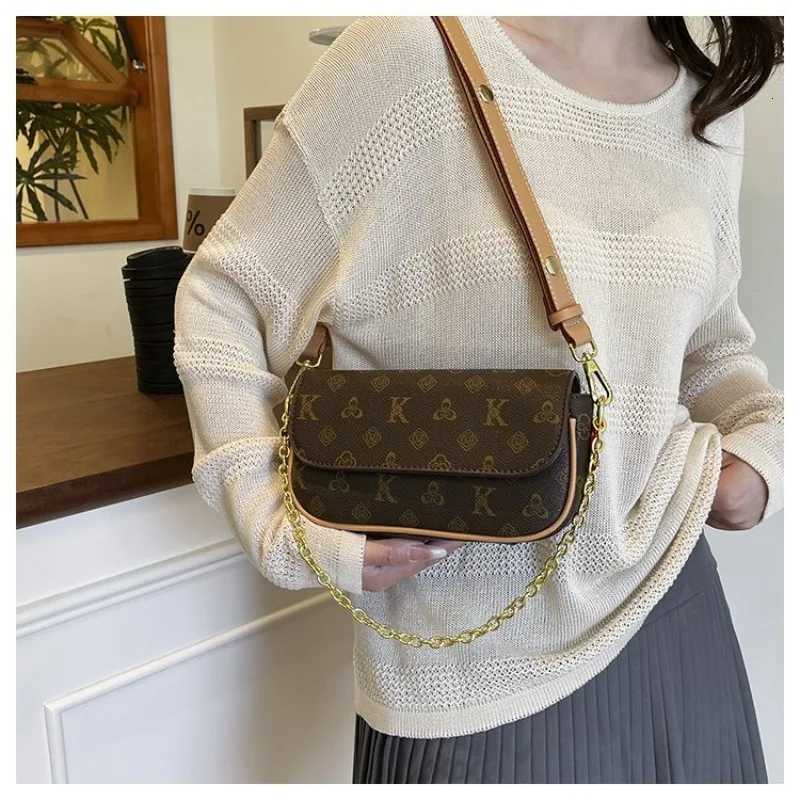 Womens Stylish Handbag with Vegan Leather in Y2K AestheticVersatile Crossbody Bag for Daily Use Commuting Adjustable RetroW251119