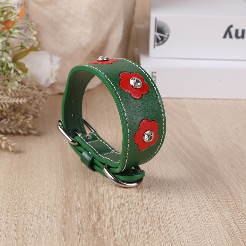 Comfort Fit Pet Supply Neck Ring Easy-to-Use Training Aid for Cats and Little Dogs