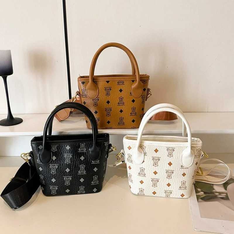 Stylish Shoulder Bag For Women Leather Material With Adjustable Strap Famous Designer Classic And PracticalW251119