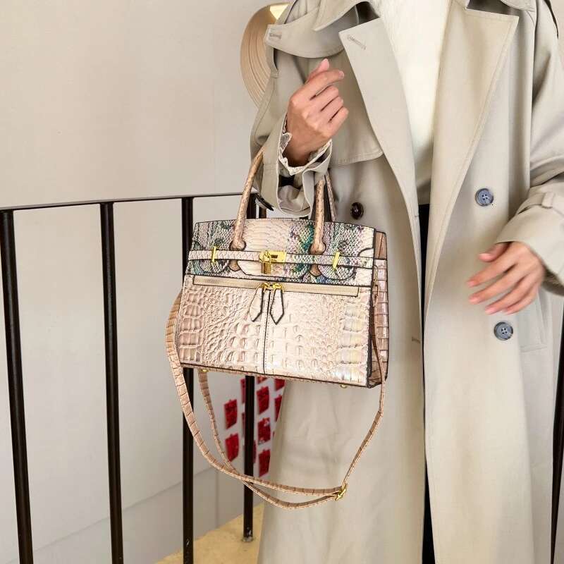 Fashionable Crossbody Bag For Women Designer Handbag Minimalist Solid Color Leather Clutch Vintage P Style