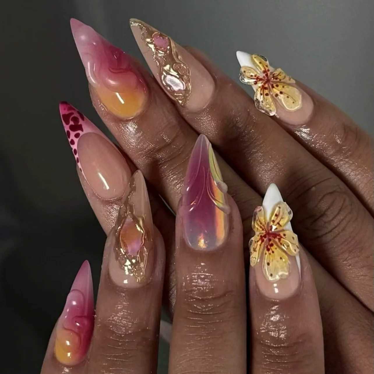 24pcs French Almond Press on Nails Flower False Nails Wearable Stick-on Nails Fake Nail Uas Postizas Mujer T251118T251119