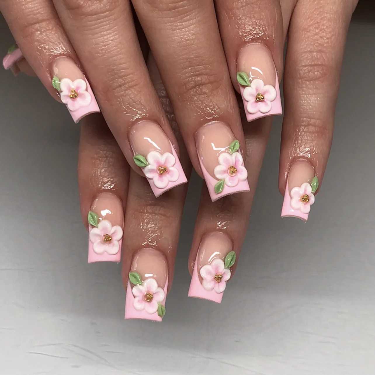 24pcs Simple White French Fake Nail Art Cute Flower Design Nails Tips Rhinestone Short Square False Nail Reusable Press on NailsT251118T251119