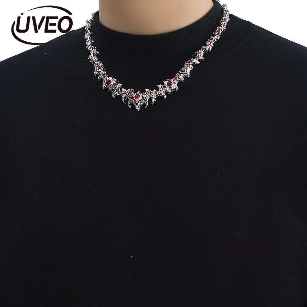 Luxury thorn parasitic red eyes, thorn inlaid ice VVS Moissanite hip hop men women necklace Free delivery