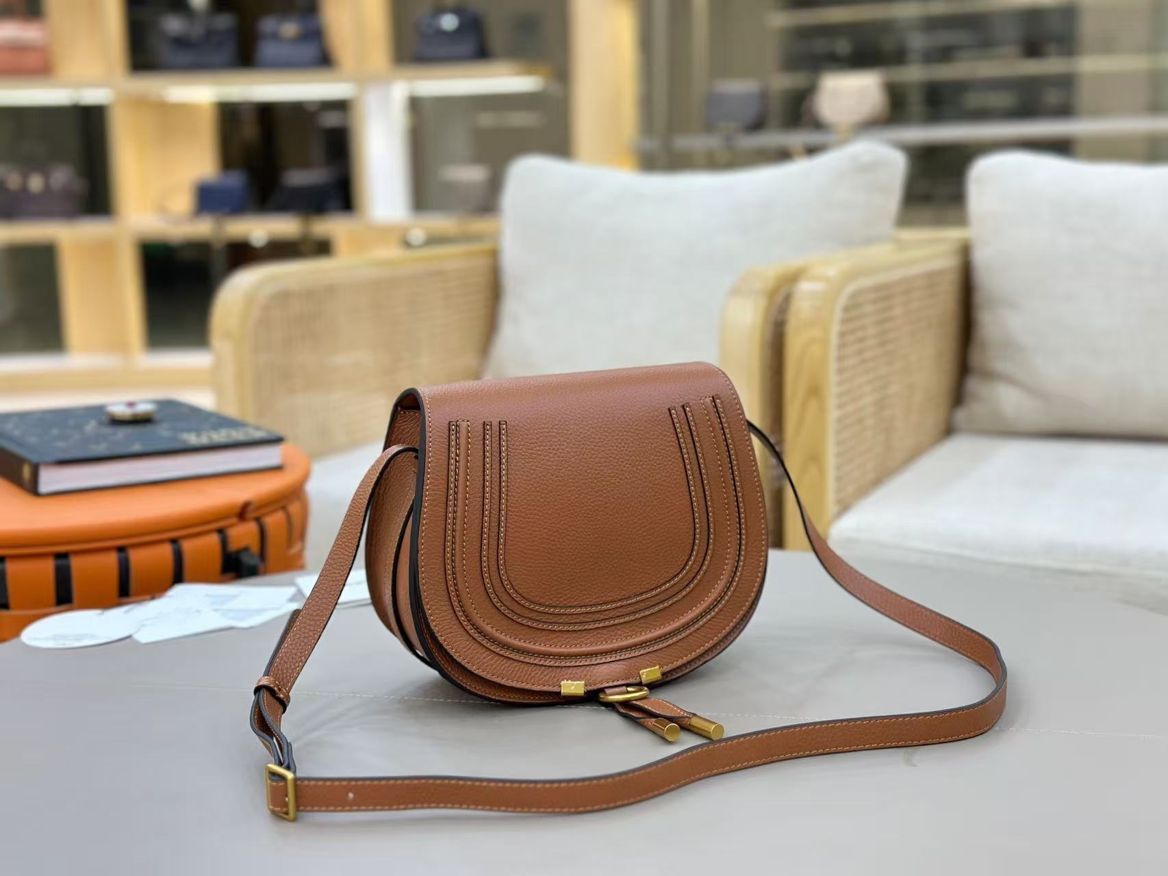AAAAA high-quality designer luxury cosmetics shoulder fashion style women's boutique saddle bag