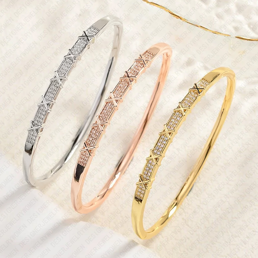 Designer Bracelet Bracelet for Women Full Pave Bangle Diamond Bangles Letter Open Bangles Luxury Jewlery Designer for Women Elegant Timeless Sparkling