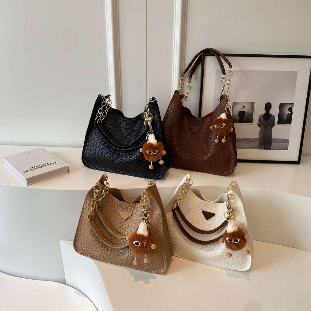 2025 new large capacity fashionable high-end niche soft leather armpit hot simple tote women's single shoulder mother bag