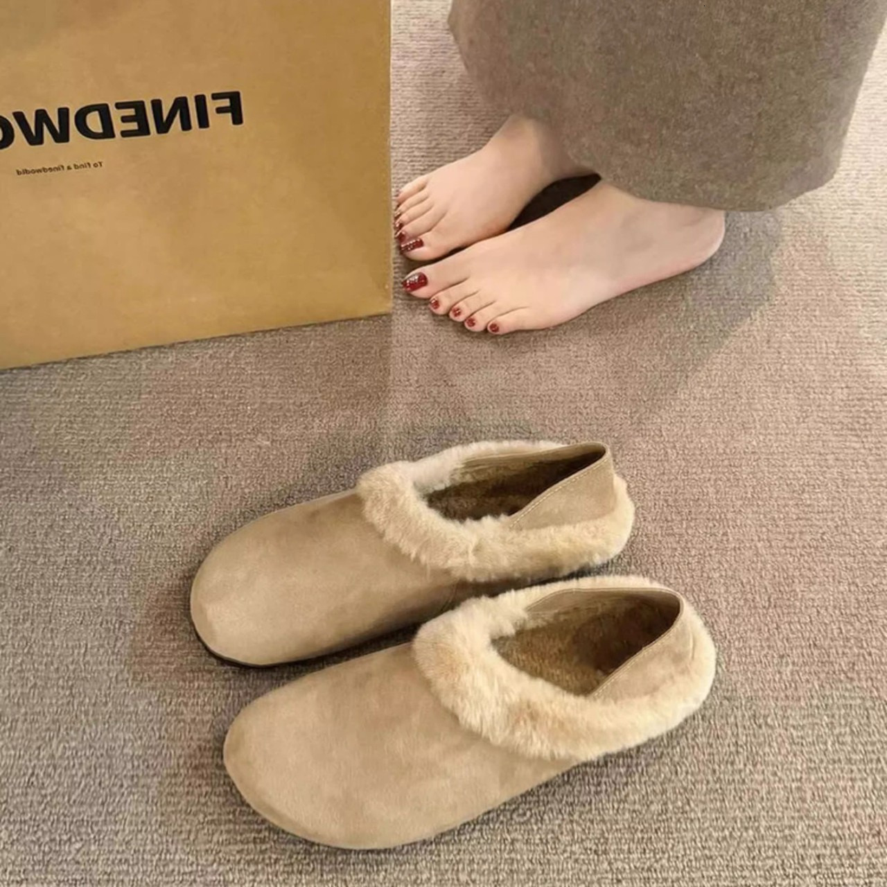 Hairy shoes for women in winter, warm cotton shoes with added fleece, slip resistant shoes for pregnant women, all inclusive Boken shoes ddmythur