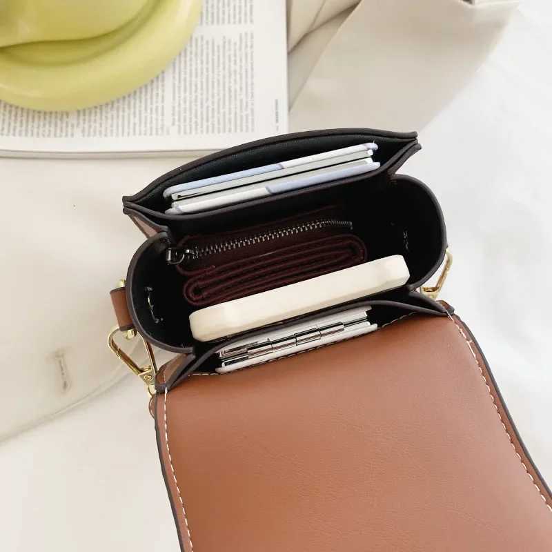 Womens Luxury Shoulder Bag 2025 New Fashionable Color Contrasting Mobile Phone Bag Ins Versatile and Stylish Crossbody BagW251119