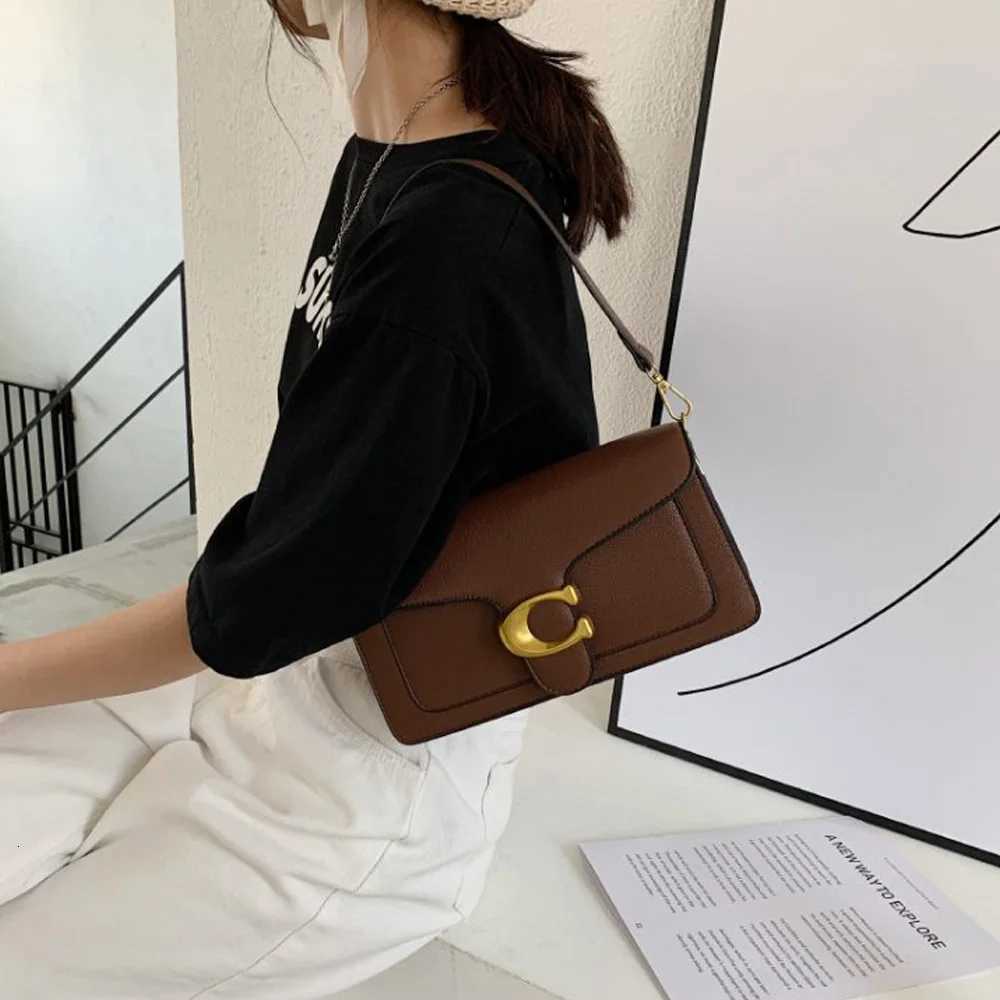 This years new fashionable underarm shoulder bag with two shoulder straps and a diagonal small square bag K251119