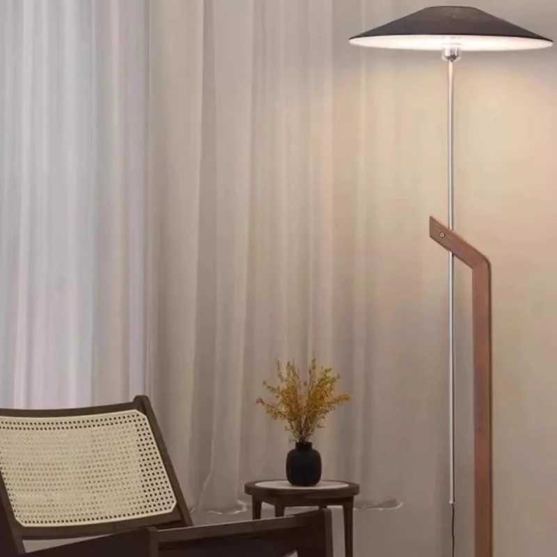 French Medieval Wooden Floor Lamps Fabric Lampshade Minimalist Living Room Restaurant Kitchen Bedroom Iron Base Standing Lights M251119