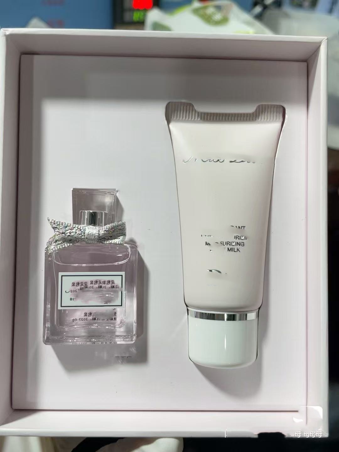 Huayang Pink Red Lady Sweet Pink Sweet One Fresh Perfume Long Lasting Light Fragrance With Hand Gift Asyj 077C